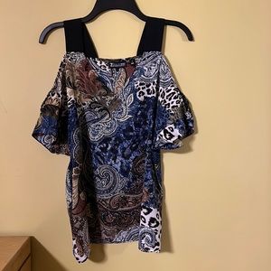New York and Co. Excellent condition cold shoulder blouse